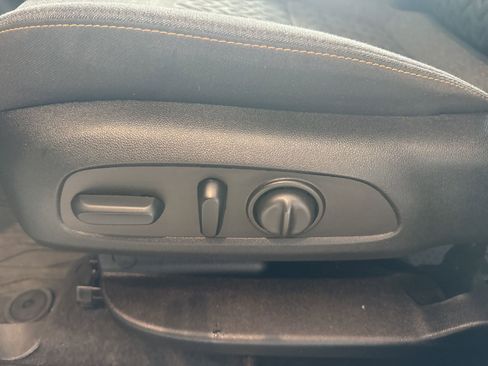 Used 2024 Chevrolet Equinox LT image 22