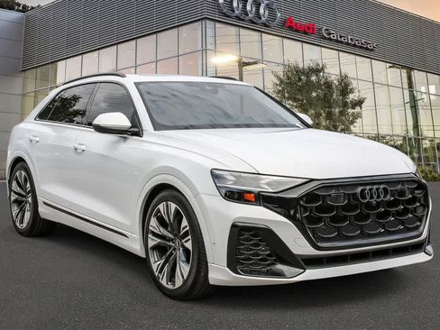 Used 2024 Audi Q8 Prestige w/ Prestige Package AWD/4WD image 5
