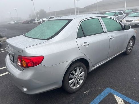 Used 2010 Toyota Corolla LE image 7