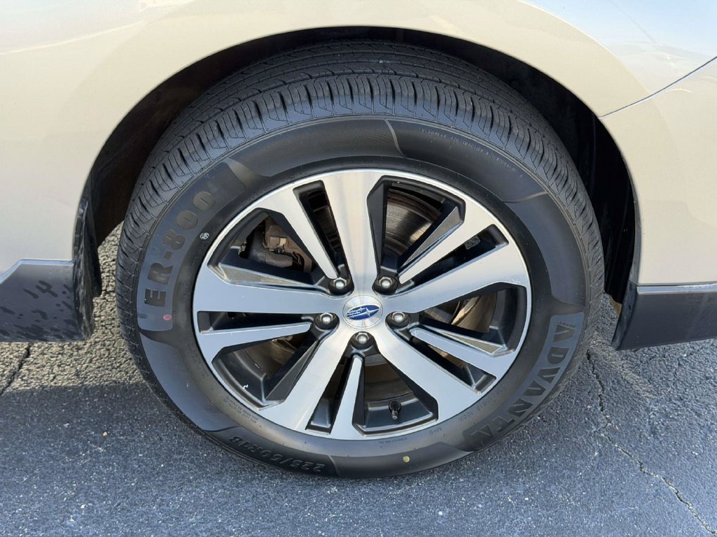 Used 2019 Subaru Outback 3.6R Limited AWD/4WD image 9