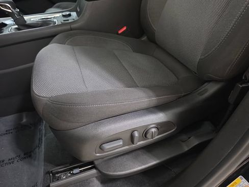 Used 2023 Chevrolet Traverse LT AWD/4WD image 29