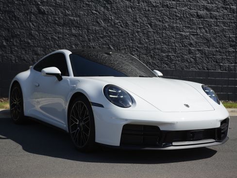 Certified 2026 Porsche 911 Carrera RWD image 9