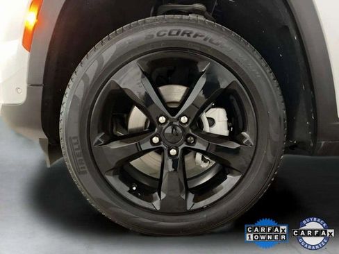 Used 2023 Jeep Grand Cherokee Limited w/ Luxury Tech Group II image 25