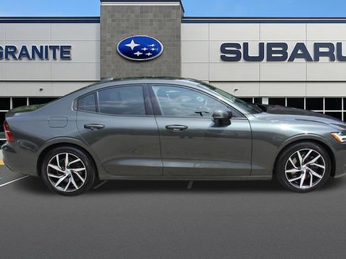 Used 2020 Volvo S60 T5 Momentum FWD image 12