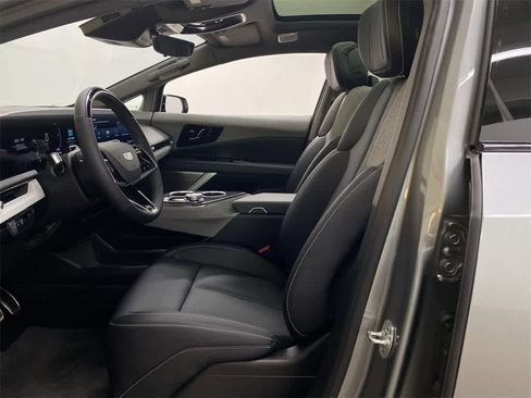 Used 2025 Cadillac Optiq Sport 1 image 14