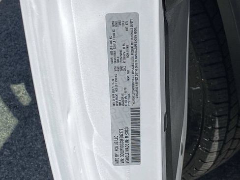 Used 2025 RAM ProMaster 2500 w/ Convenience Group FWD image 34