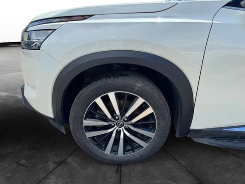 Used 2023 Nissan Pathfinder Platinum w/ Lighting Package (N93) AWD/4WD image 16