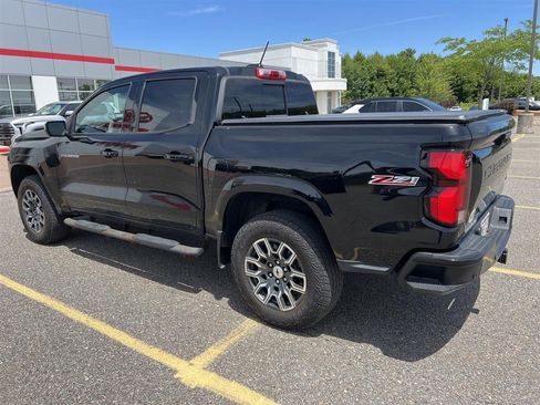 Used 2023 Chevrolet Colorado Z71 w/ Z71 Convenience Package 2 AWD/4WD image 6