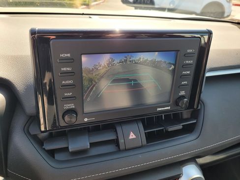 Used 2022 Toyota RAV4 XLE w/ Convenience Package FWD image 16