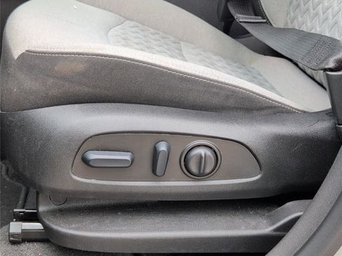 Used 2023 Chevrolet Equinox LT image 14