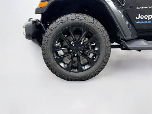 Used 2021 Jeep Wrangler Unlimited Sahara w/ Cold Weather Group AWD/4WD image 14