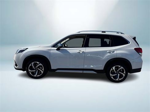 Used 2023 Subaru Forester Touring image 3