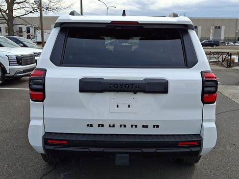 Used 2025 Toyota 4Runner SR5 image 5