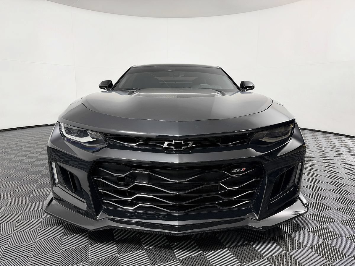 Used 2019 Chevrolet Camaro ZL1 RWD image 4