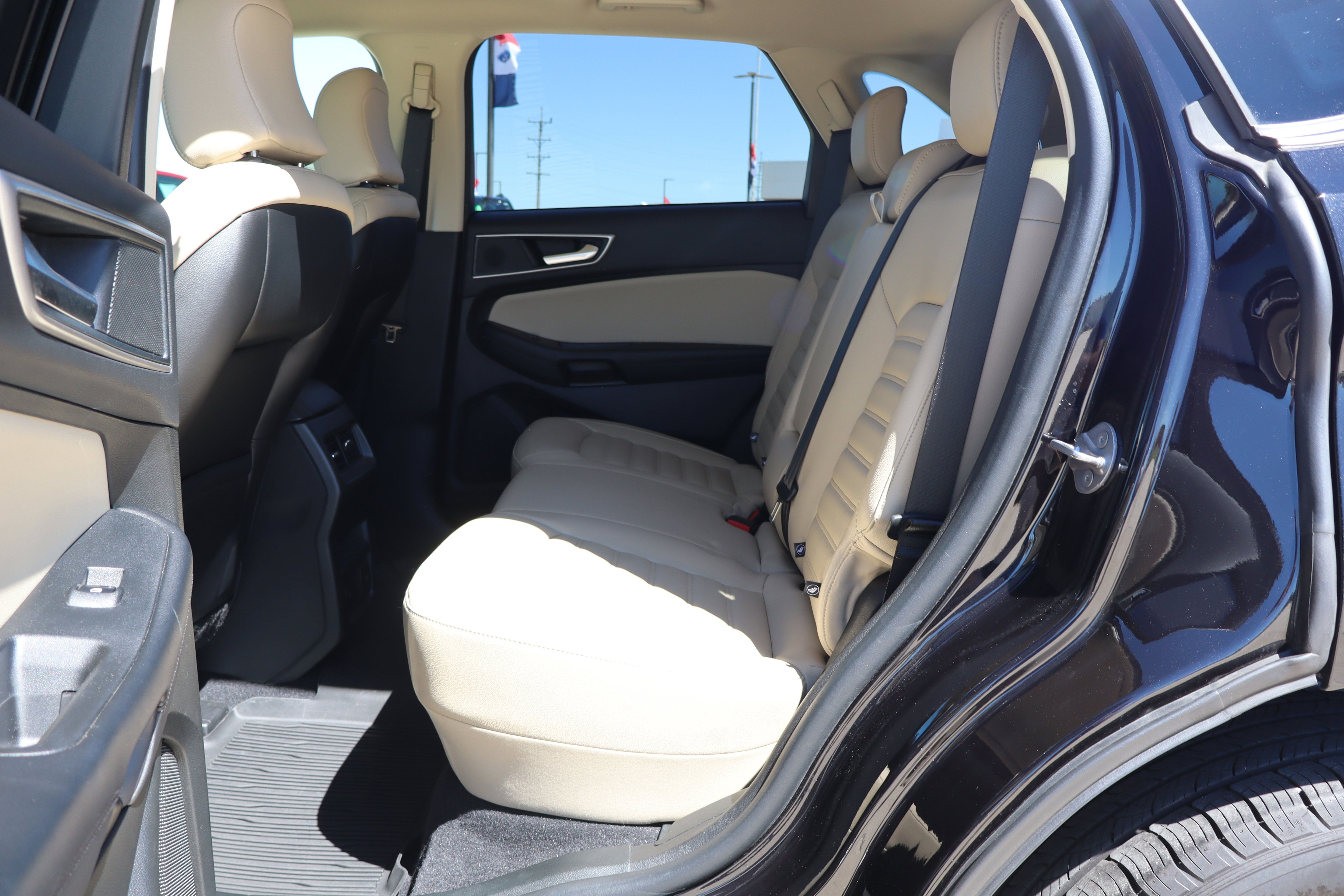 Used 2024 Ford Edge SEL w/ Convenience Package AWD/4WD image 11