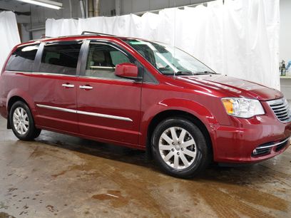 Used 2016 Chrysler Town & Country Touring w/ Driver Convenience Group