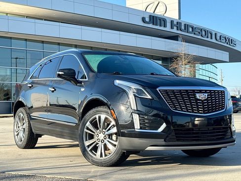 Used 2021 Cadillac XT5 Premium Luxury image 2