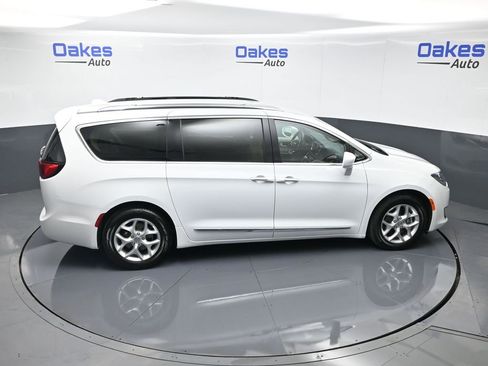 Used 2020 Chrysler Pacifica Touring-L Plus w/ Tire & Wheel Group image 56