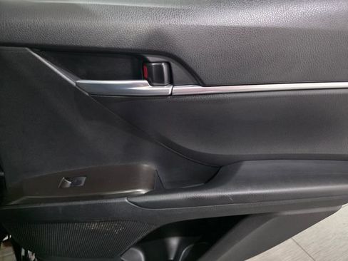 Used 2024 Toyota Camry SE FWD image 12