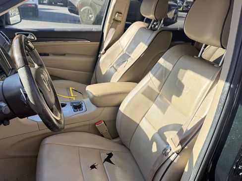 Used 2014 Jeep Grand Cherokee Overland image 7