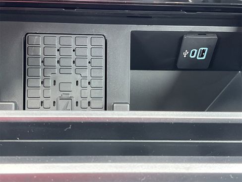 New 2026 Ford F250 Lariat w/ Black Appearance Package image 9