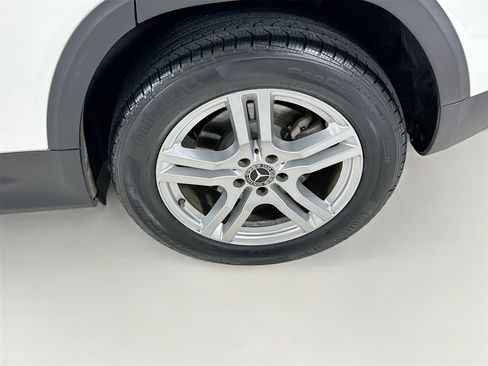 Used 2021 Mercedes-Benz GLB 250 image 32