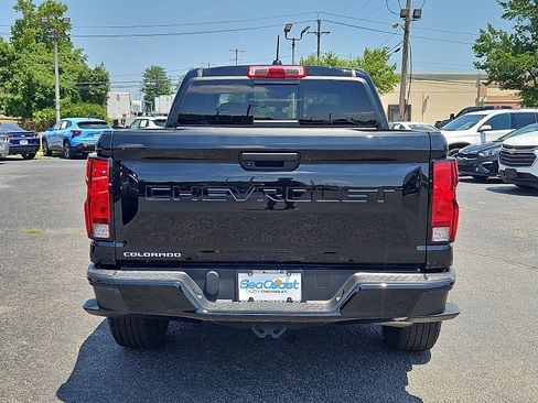 Used 2024 Chevrolet Colorado Trail Boss AWD/4WD image 6