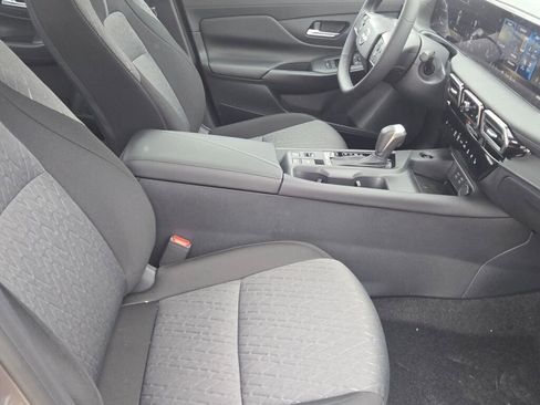 New 2026 Nissan Sentra SV w/ SV Convenience Package FWD image 6