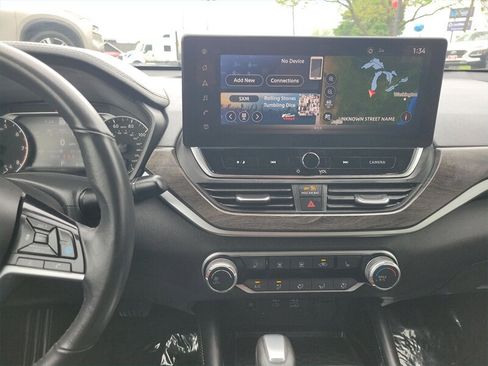 Used 2023 Nissan Altima 2.5 SV w/ SV Premium Package FWD image 13