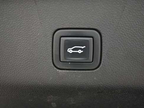 Used 2021 GMC Yukon XL Denali AWD/4WD image 22
