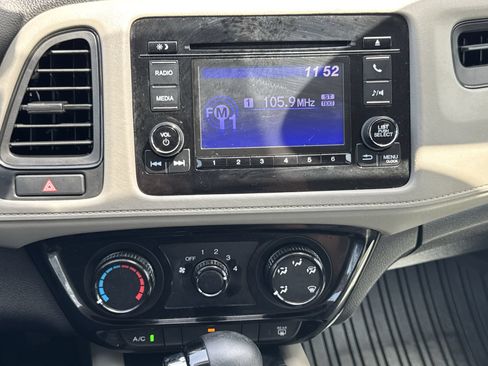 Used 2021 Honda HR-V LX image 22