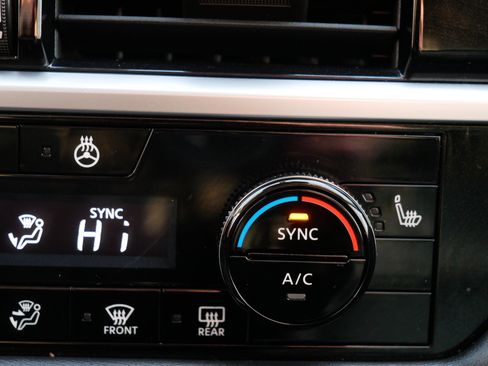 Certified 2022 Nissan Pathfinder SL image 34