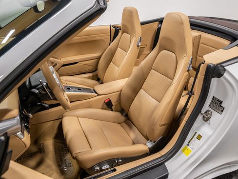 Used 2016 Porsche 911 Carrera 4S image 40