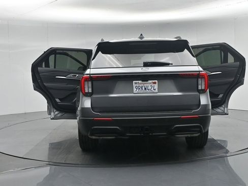 Used 2025 Ford Explorer ST-Line w/ Premium Package RWD image 34