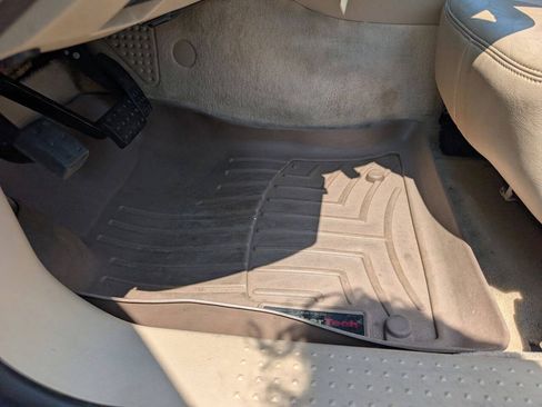 Used 2009 Cadillac SRX AWD w/ Third Row Seating Package image 22