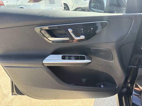 Used 2026 Mercedes-Benz GLC 300 image 19
