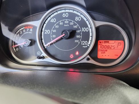 Used 2011 MAZDA MAZDA2 Touring FWD image 12
