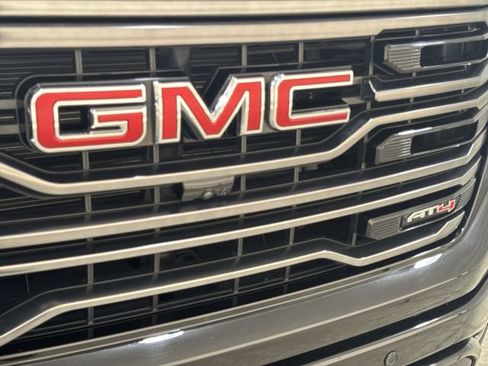 Used 2024 GMC Sierra 1500 AT4 w/ Technology Package AWD/4WD image 33