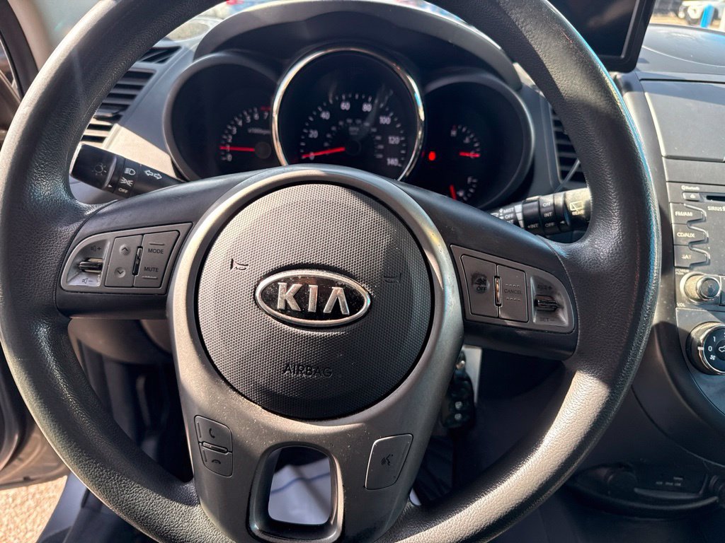 Used 2010 Kia Soul + FWD image 22