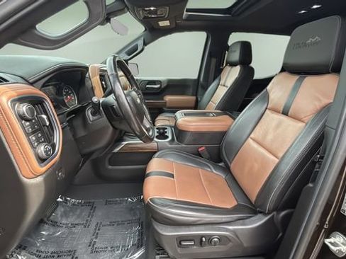 Used 2019 Chevrolet Silverado 1500 High Country w/ High Country Premium Package image 18