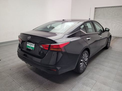 Used 2025 Nissan Altima 2.5 SV FWD image 9