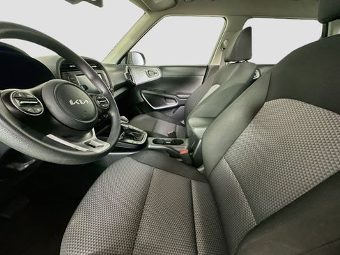 Used 2025 Kia Soul LX w/ LX Technology Package FWD image 13