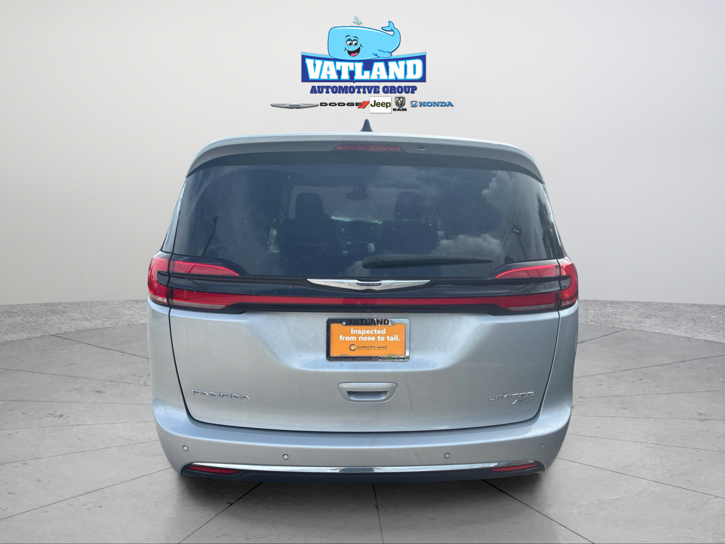 Certified 2024 Chrysler Pacifica Limited AWD/4WD image 4