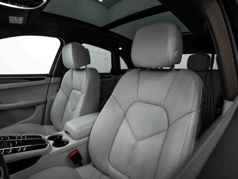 Certified 2017 Porsche Macan S AWD/4WD image 19