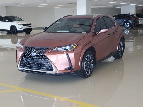 Used 2025 Lexus UX 300h UX 300h Premium w/ Accessory Package (Z2) image 6