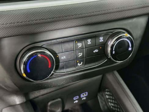 Used 2024 Chevrolet TrailBlazer LS FWD image 16