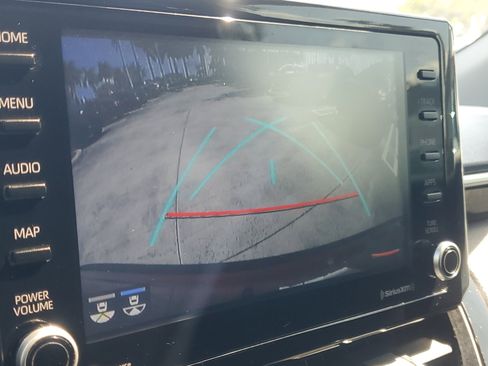 Used 2022 Toyota Corolla Cross XLE FWD image 27