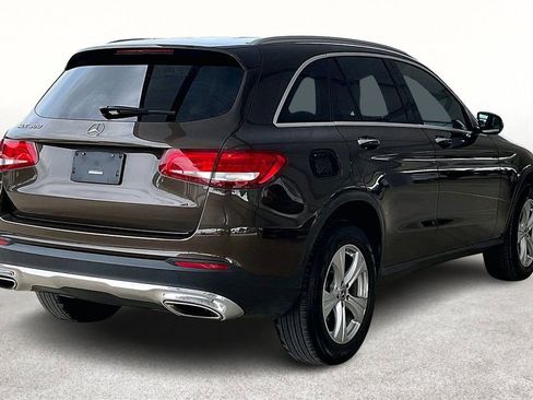 Used 2018 Mercedes-Benz GLC 300 w/ Premium Package image 2