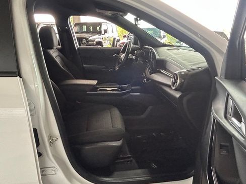 Used 2025 Chevrolet Equinox LT FWD image 34