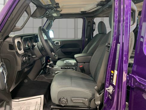 New 2026 Jeep Gladiator Sport AWD/4WD image 9